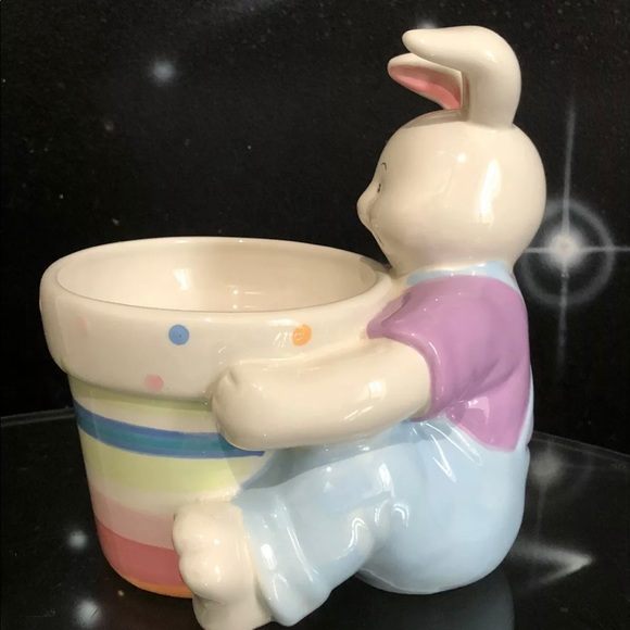 Blossoms and Blooms Porcelain Pastel Bunny Planter - Picture 3 of 7